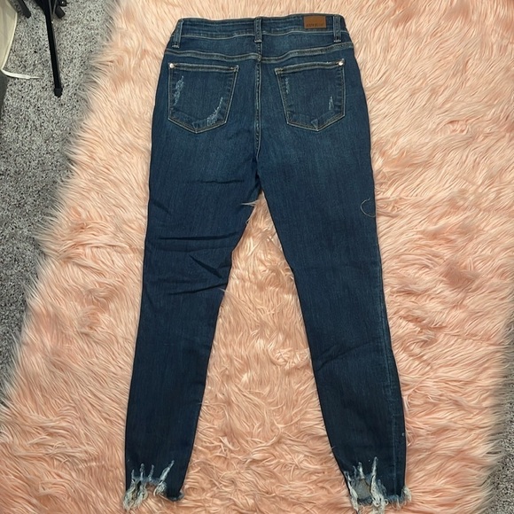 Judy Blue Dark Wash Distressed Stretch Skinny Jean Size 7/28 - Picture 6 of 8
